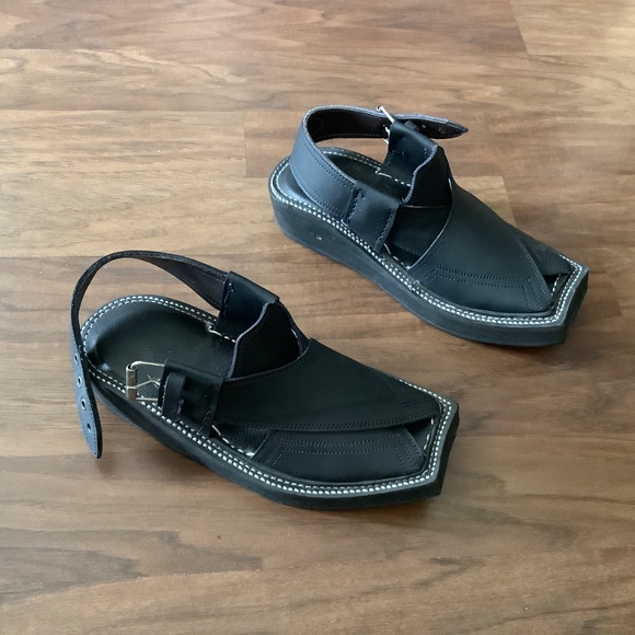 NWOT black platform sandals - Picture 2 of 5